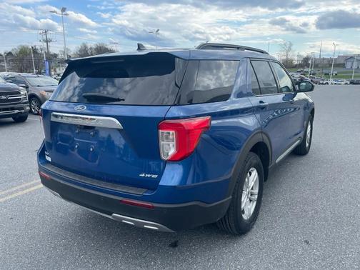 Atlas Blue 2022 Ford Explorer XLT