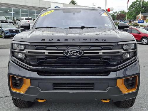 Dark Matter Gray Metallic 2025 Ford Expedition Tremor