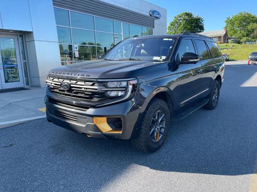 Dark Matter Gray Metallic 2025 Ford Expedition Tremor