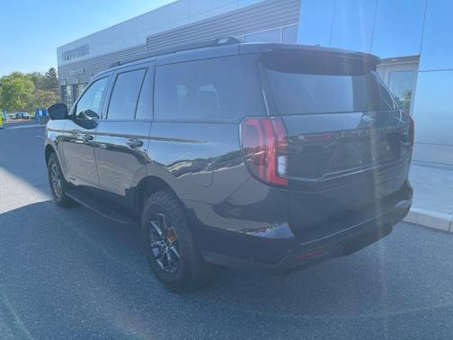 Dark Matter Gray Metallic 2025 Ford Expedition Tremor