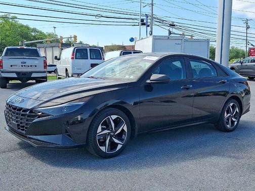 Phantom Black 2023 Hyundai ELANTRA SEL