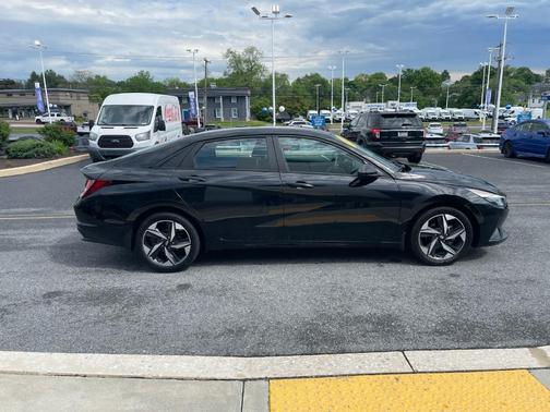 Phantom Black 2023 Hyundai ELANTRA SEL