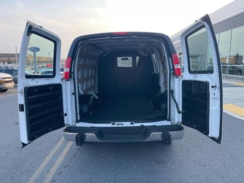 2024 GMC Savana 2500 Work Van