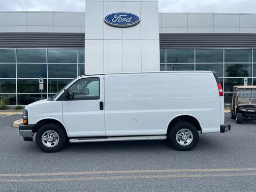 Summit White 2024 Chevrolet Express 2500 Work Van