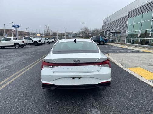 2021 Hyundai ELANTRA SEL