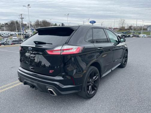 Agate Black 2022 Ford Edge ST