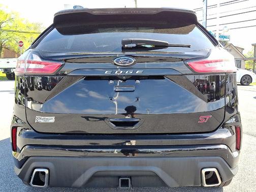 Agate Black 2022 Ford Edge ST