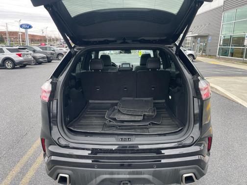 Agate Black 2022 Ford Edge ST