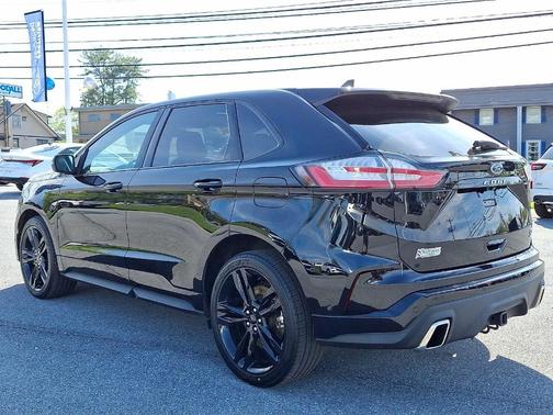 Agate Black 2022 Ford Edge ST