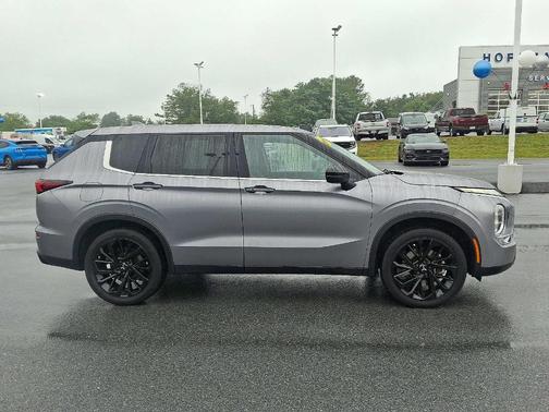 2022 Mitsubishi Outlander Black Edition