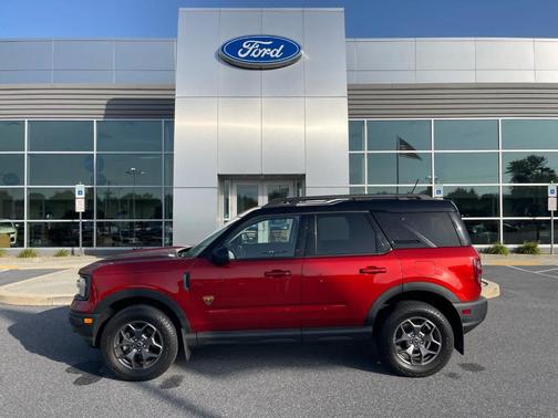 Hot Pepper Red Tinted Clearcoat 2023 Ford Bronco Sport Badlands