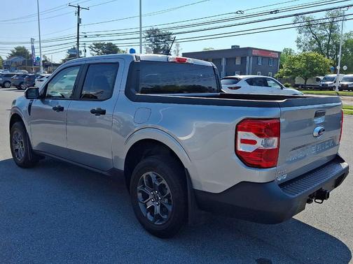 Iconic Silver Metallic 2023 Ford Maverick XLT