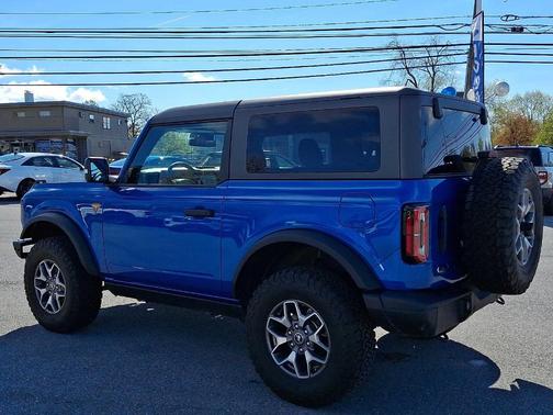 Velocity Blue Metallic 2022 Ford Bronco Badlands