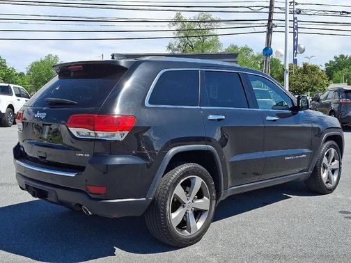 Brilliant Black Crystal Pearlcoat 2015 Jeep Grand Cherokee Limited