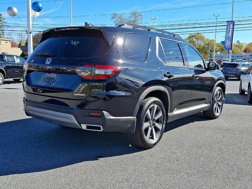 2023 Honda Pilot Touring