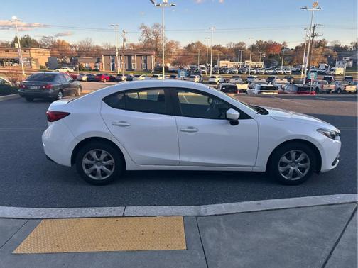 2015 Mazda Mazda3 i Sport