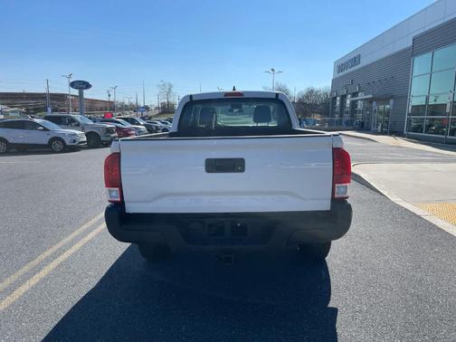 2016 Toyota Tacoma SR