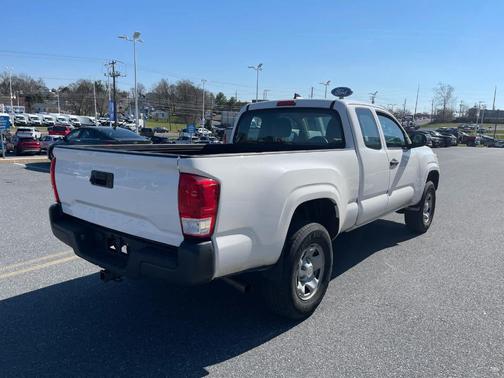 2016 Toyota Tacoma SR