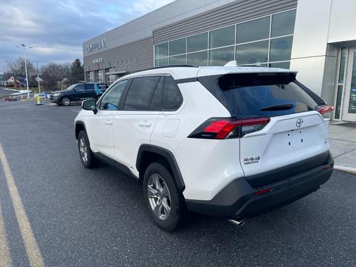 2025 Toyota RAV4 Hybrid XLE
