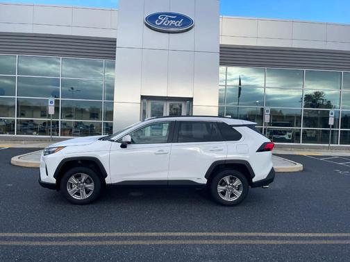 2025 Toyota RAV4 Hybrid XLE