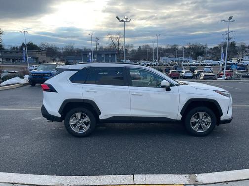 2025 Toyota RAV4 Hybrid XLE