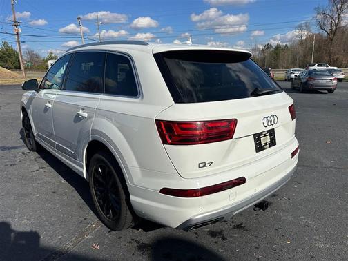 2019 Audi Q7 Premium Plus