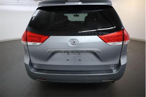 2013 Toyota Sienna LE