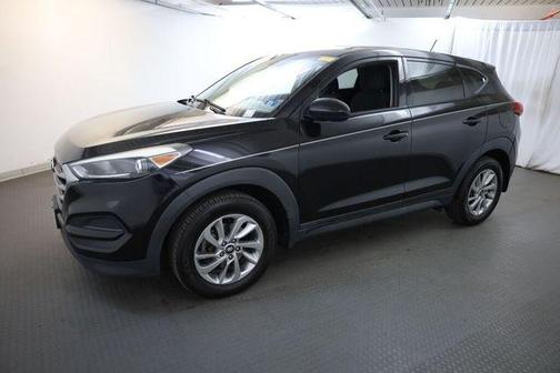 Black Noir Pearl 2018 Hyundai TUCSON SE