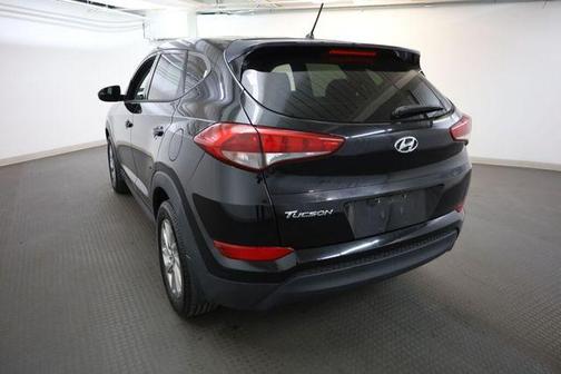 Black Noir Pearl 2018 Hyundai TUCSON SE