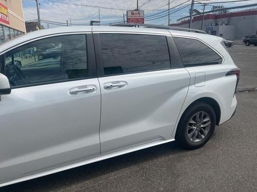 2022 Toyota Sienna XLE