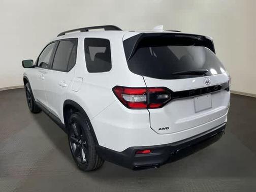 Platinum White Pearl 2026 Honda Pilot Sport