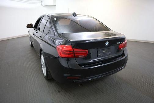 Black Sapphire Metallic 2017 BMW 320 i