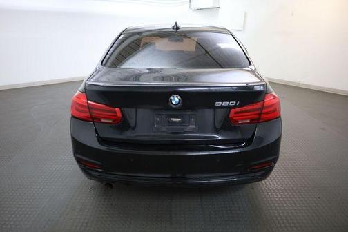 Black Sapphire Metallic 2017 BMW 320 i