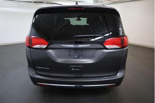 2018 Chrysler Pacifica Touring-L