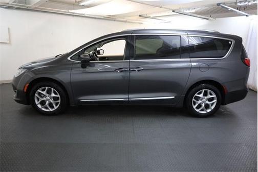 2018 Chrysler Pacifica Touring-L