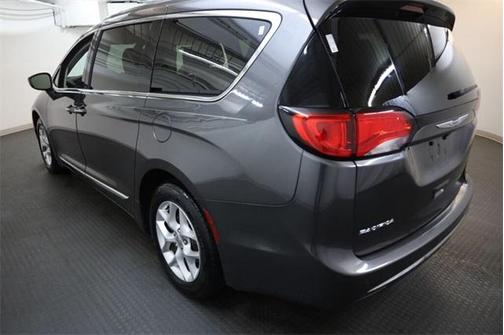 2018 Chrysler Pacifica Touring-L