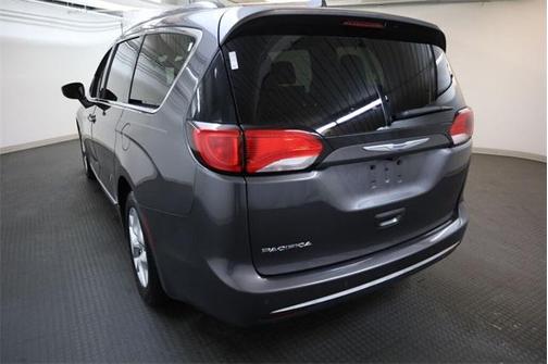 2018 Chrysler Pacifica Touring-L