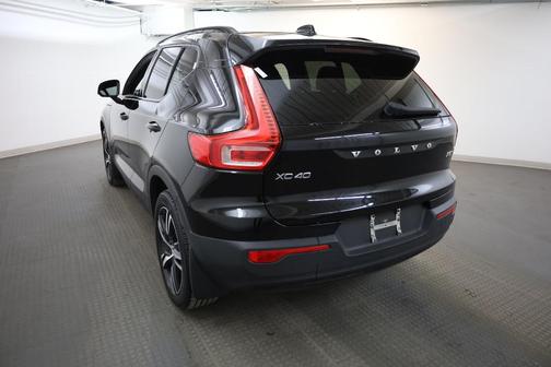 2021 Volvo XC40 T5 R-Design