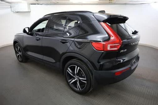 Blackstone 2021 Volvo XC40 T5 R-Design