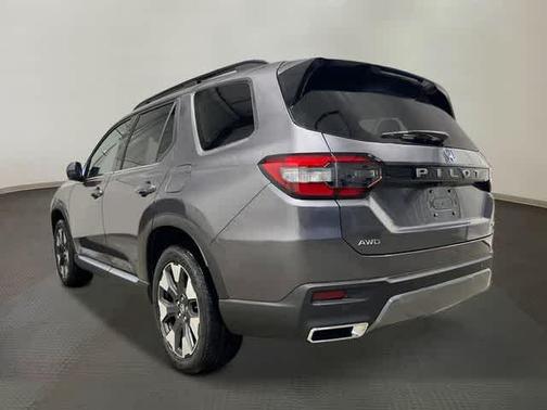Modern Steel Metallic 2026 Honda Pilot Elite