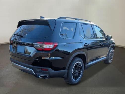 Crystal Black Pearl 2026 Honda Pilot Touring S