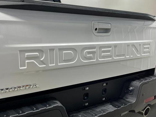 Platinum White Pearl 2026 Honda Ridgeline Black Edition