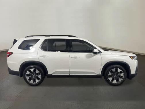 Platinum White Pearl 2026 Honda Pilot Elite