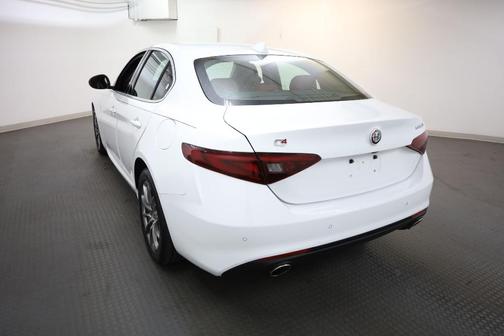 2019 Alfa Romeo Giulia Base