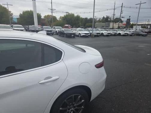 2019 Alfa Romeo Giulia Base