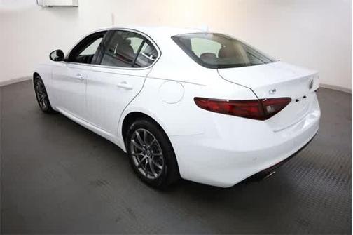 2019 Alfa Romeo Giulia Base