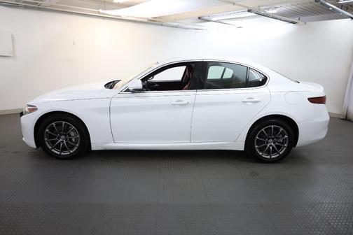 2019 Alfa Romeo Giulia Base
