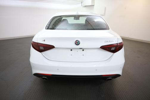 2019 Alfa Romeo Giulia Base