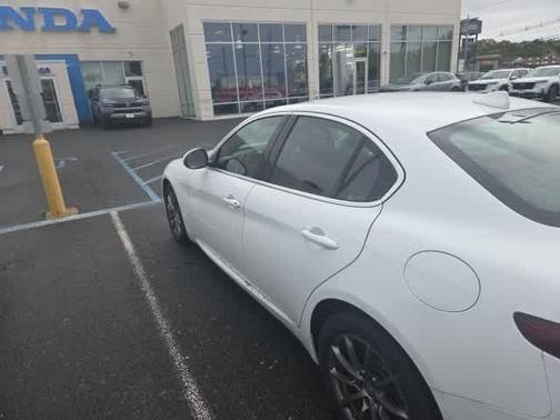 2019 Alfa Romeo Giulia Base
