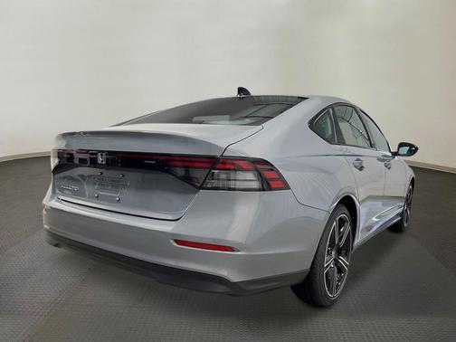 Urban Gray Pearl 2026 Honda Accord SE